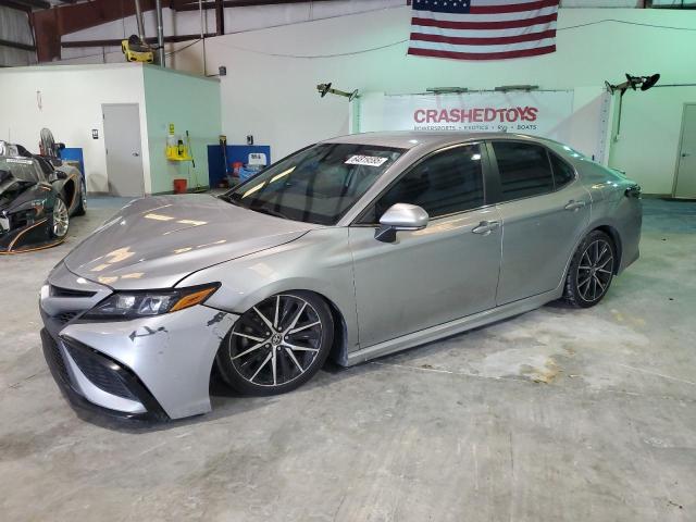 4T1G11AK8PU116322 - 2023 TOYOTA CAMRY SE NIGHT SHADE SILVER photo 1