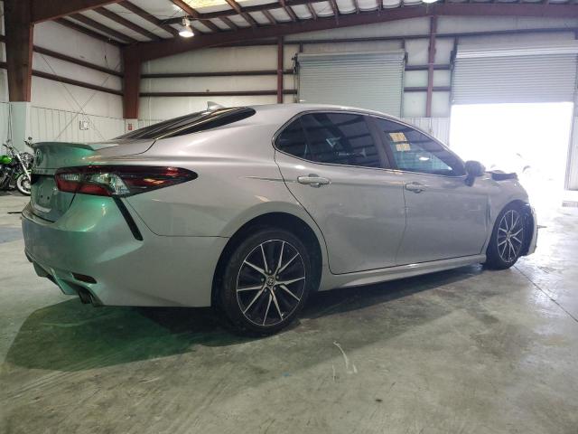4T1G11AK8PU116322 - 2023 TOYOTA CAMRY SE NIGHT SHADE SILVER photo 3