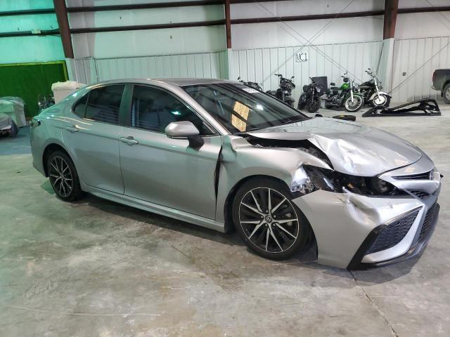 4T1G11AK8PU116322 - 2023 TOYOTA CAMRY SE NIGHT SHADE SILVER photo 4