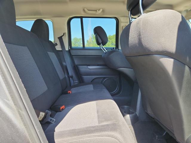 1C4NJRBB9CD507109 - 2012 JEEP PATRIOT SPORT GRAY photo 11