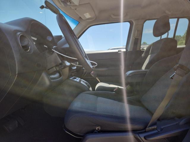 1C4NJRBB9CD507109 - 2012 JEEP PATRIOT SPORT GRAY photo 7