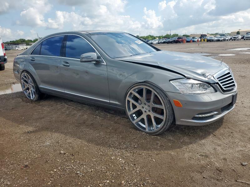 WDDNG9EB1DA498604 - 2013 MERCEDES-BENZ S 550 4MATIC GRAY photo 4