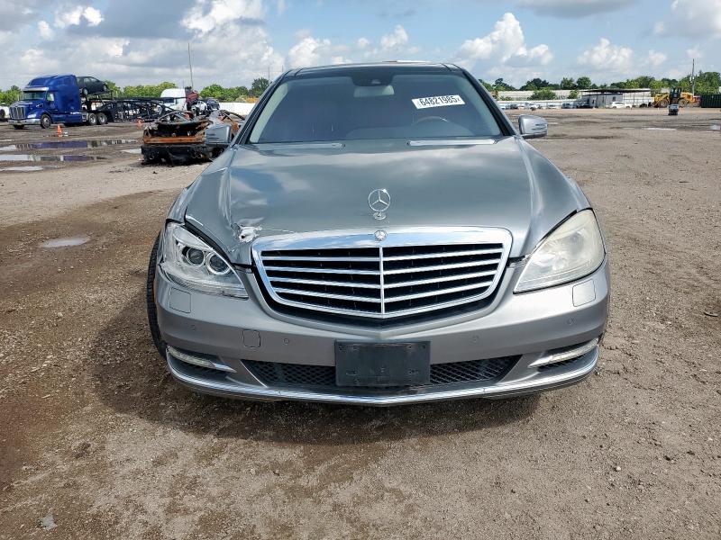 WDDNG9EB1DA498604 - 2013 MERCEDES-BENZ S 550 4MATIC GRAY photo 5