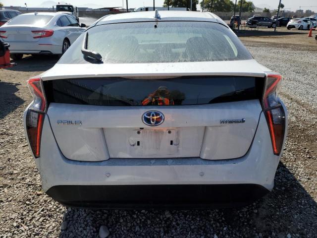 JTDKARFU1H3051747 - 2017 TOYOTA PRIUS WHITE photo 6