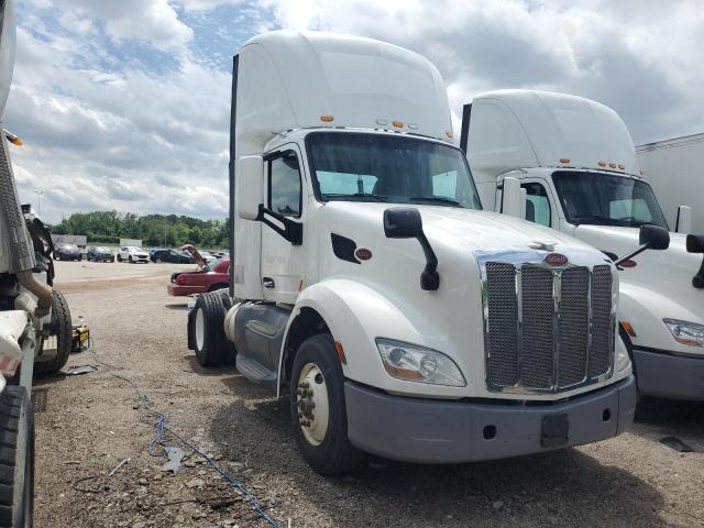 2016 PETERBILT 579, null