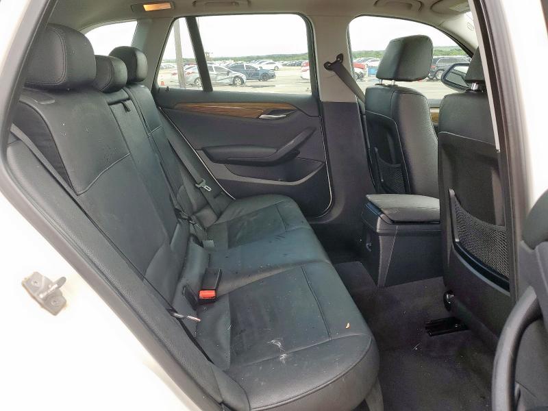 WBAVM5C5XDVV90552 - 2013 BMW X1 XDRIVE35I WHITE photo 11