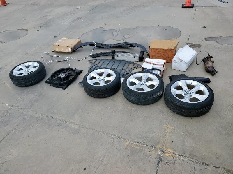 WBAVM5C5XDVV90552 - 2013 BMW X1 XDRIVE35I WHITE photo 13