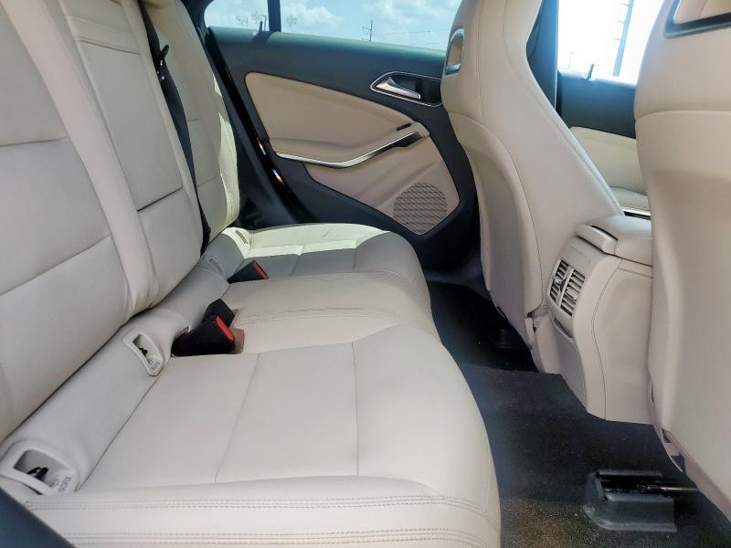 WDDSJ4EB0HN418747 - 2017 MERCEDES-BENZ CLA 250 Czarny zdjęcie 10