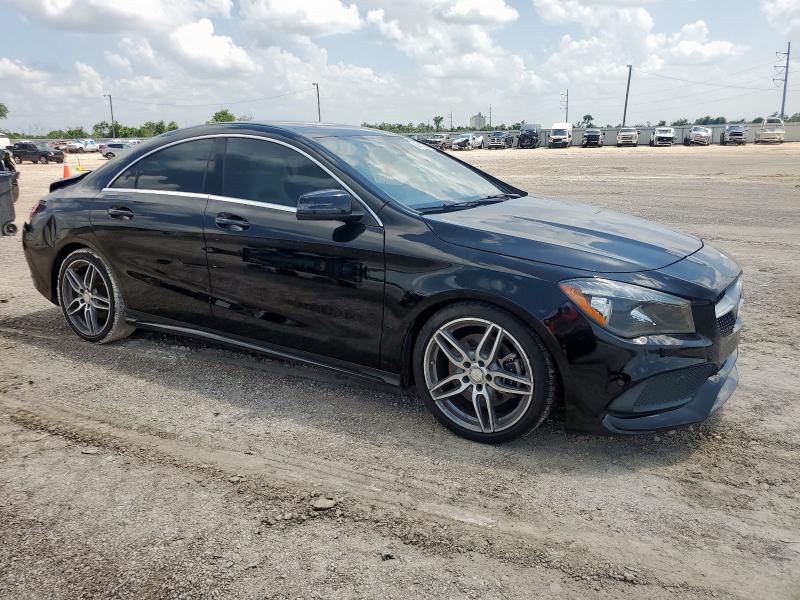 WDDSJ4EB0HN418747 - 2017 MERCEDES-BENZ CLA 250 Czarny zdjęcie 4