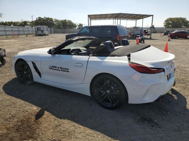 WBAHF3C00PWY13955 - 2023 BMW Z4 SDRIVE30I WHITE photo 2