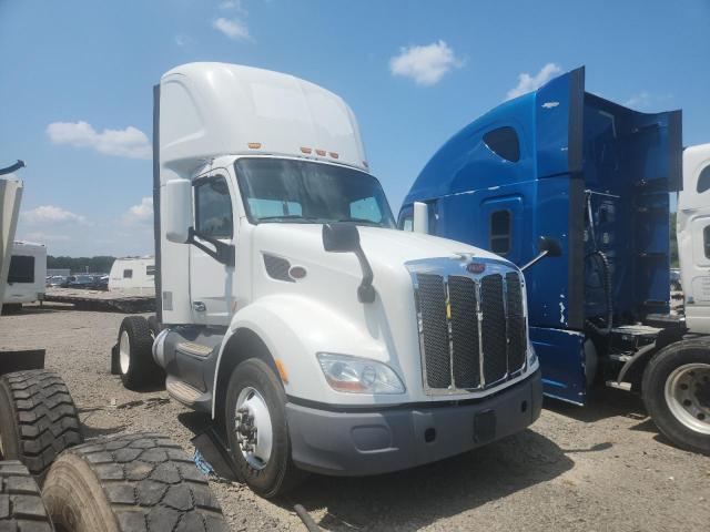 2017 PETERBILT 579, null