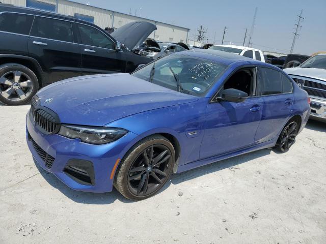 3MW5P7J05N8C57805 - 2022 BMW 330E BLUE photo 1