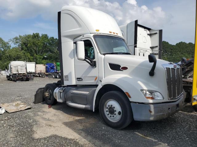 2017 PETERBILT 579, null