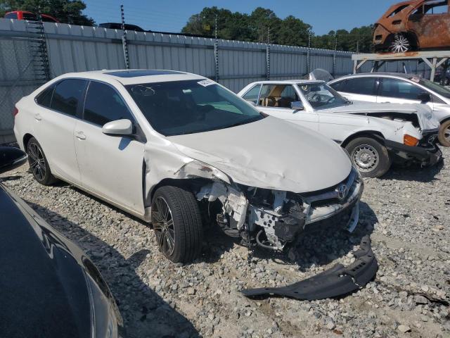 4T1BF1FK0GU148850 - 2016 TOYOTA CAMRY LE WHITE photo 4