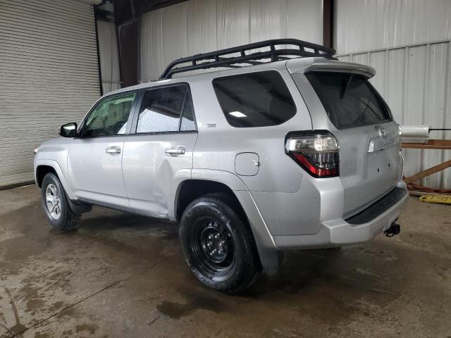 JTEBU5JR7F5265352 - 2015 TOYOTA 4RUNNER SR5/SR5 PREMIUM SILVER photo 2