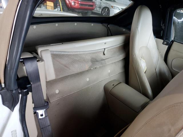 JM1NB353130312904 - 2003 MAZDA MX-5 MIATA BASE WHITE photo 10