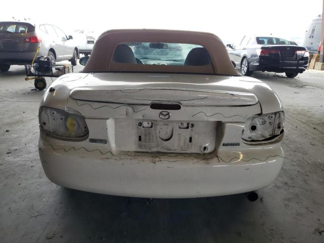 JM1NB353130312904 - 2003 MAZDA MX-5 MIATA BASE WHITE photo 6