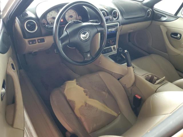 JM1NB353130312904 - 2003 MAZDA MX-5 MIATA BASE WHITE photo 8