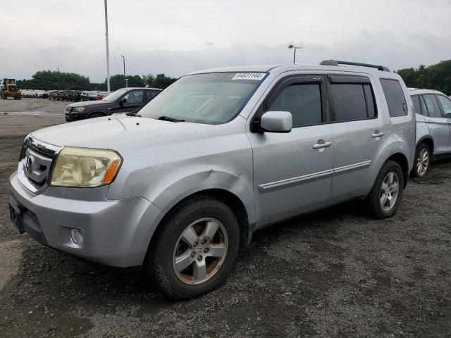 5FNYF4H45BB013976 - 2011 HONDA PILOT EX SILVER photo 1