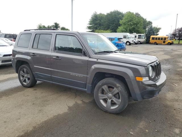 1C4NJRFB5FD175958 - 2015 JEEP PATRIOT LATITUDE GRAY photo 4