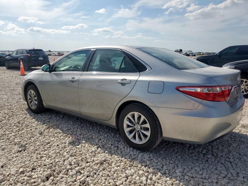 4T4BF1FK5FR462708 - 2015 TOYOTA CAMRY LE SILVER photo 2