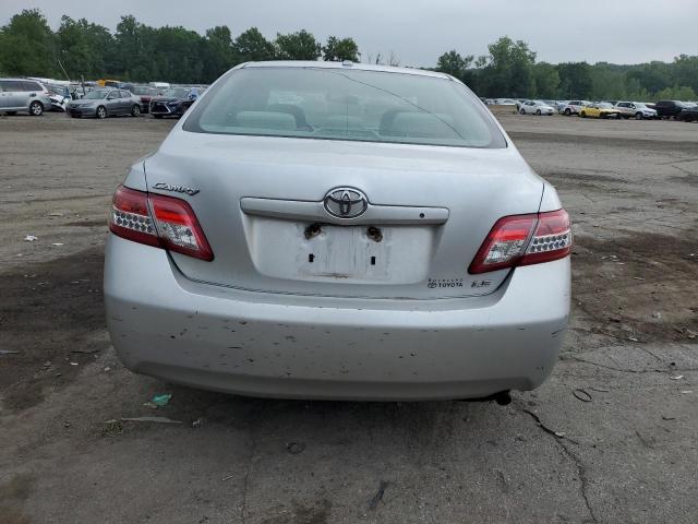 4T1BF3EK1AU104652 - 2010 TOYOTA CAMRY BASE SILVER photo 6