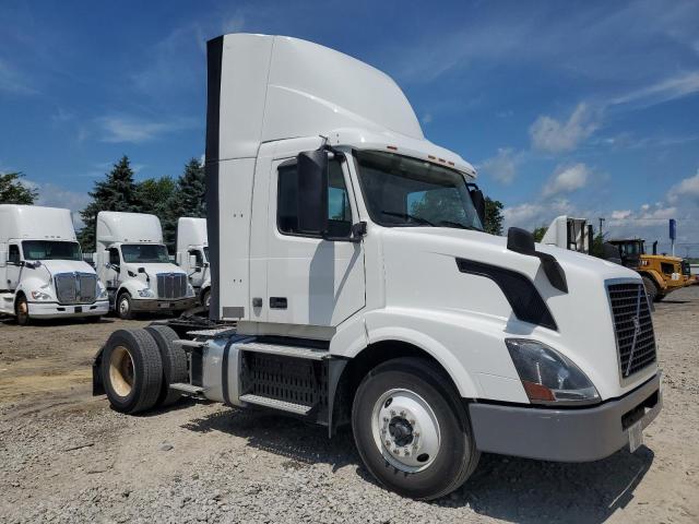 2017 VOLVO VNL VNL, null