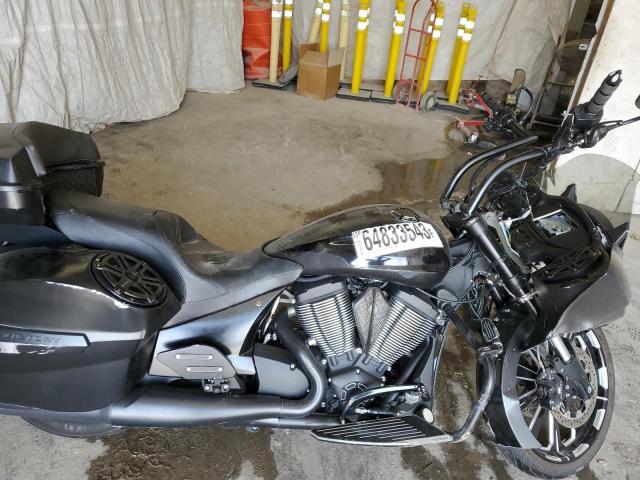 5VPDB36N9E3037345 - 2014 VICTORY MOTORCYCLES CROSS COUN BLACK photo 5