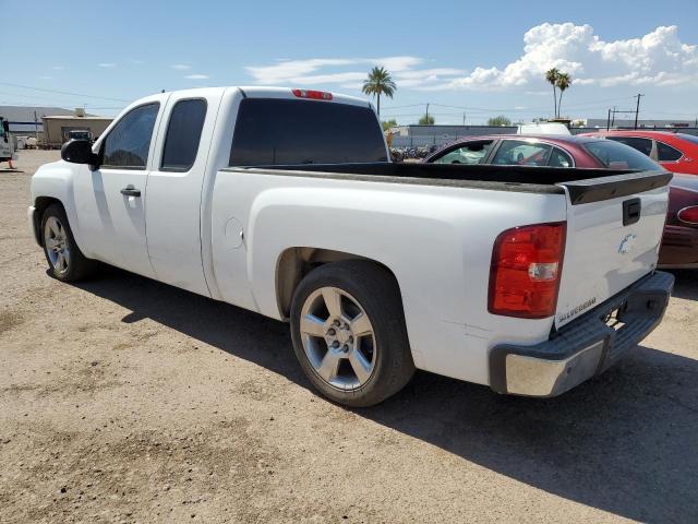 1GCRCREAXBZ245567 - 2011 CHEVROLET SILVERADO C1500  LS WHITE photo 2