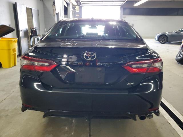 4T1G11AK8RU845049 - 2024 TOYOTA CAMRY SE NIGHT SHADE BLACK photo 6