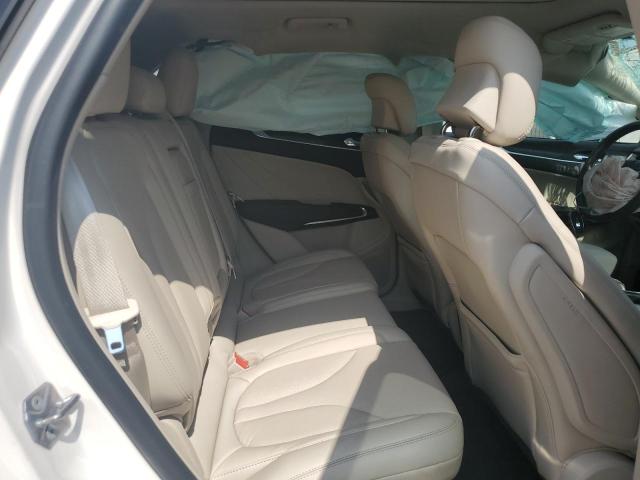 5LMCJ3C97KUL34844 - 2019 LINCOLN MKC RESERVE WHITE photo 11