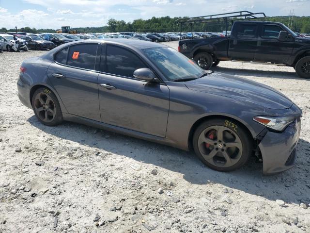 ZARFAEBNXJ7592244 - 2018 ALFA ROMEO GIULIA Grau Foto 4