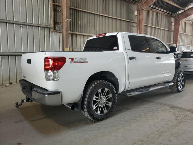 5TFEY5F13CX121757 - 2012 TOYOTA TUNDRA CREWMAX SR5 WHITE photo 3