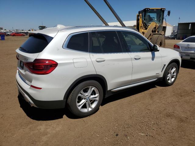 5UXTR9C5XJLD60764 - 2018 BMW X3 XDRIVE30I WHITE photo 3