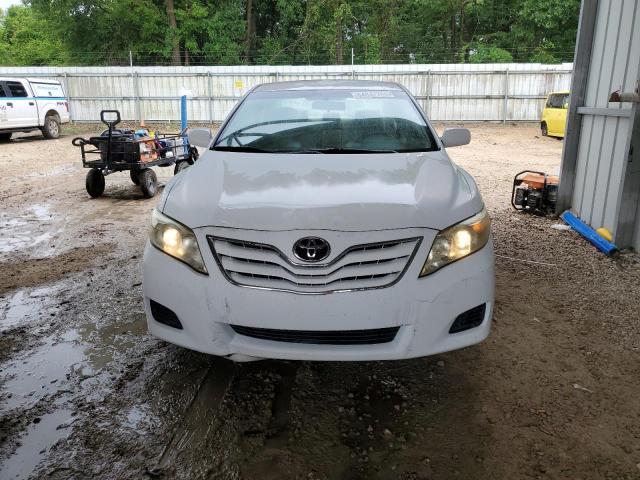 4T1BF3EK3BU756335 - 2011 TOYOTA CAMRY BASE WHITE photo 5