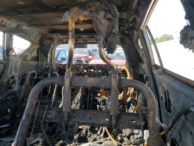 2T3ZFREV3HW338756 - 2017 TOYOTA RAV4 LE 银色 照片 10