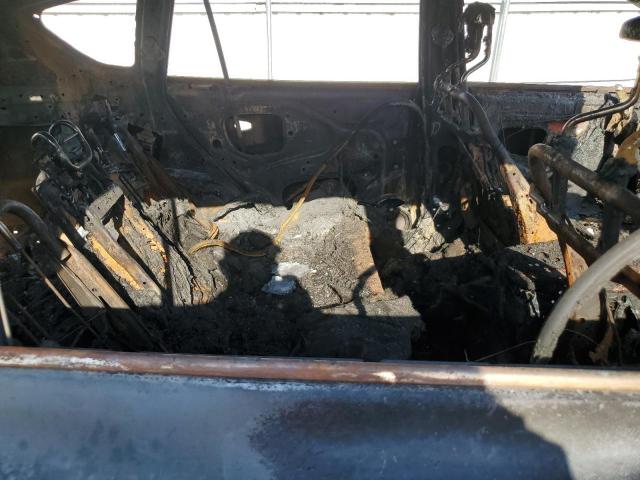 2T3ZFREV3HW338756 - 2017 TOYOTA RAV4 LE 银色 照片 11