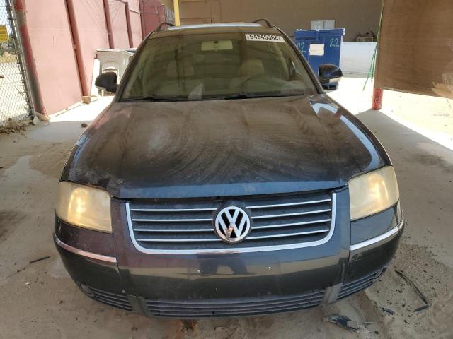 WVWCD63B15E127562 - 2005 VOLKSWAGEN PASSAT GLS GRAY photo 5