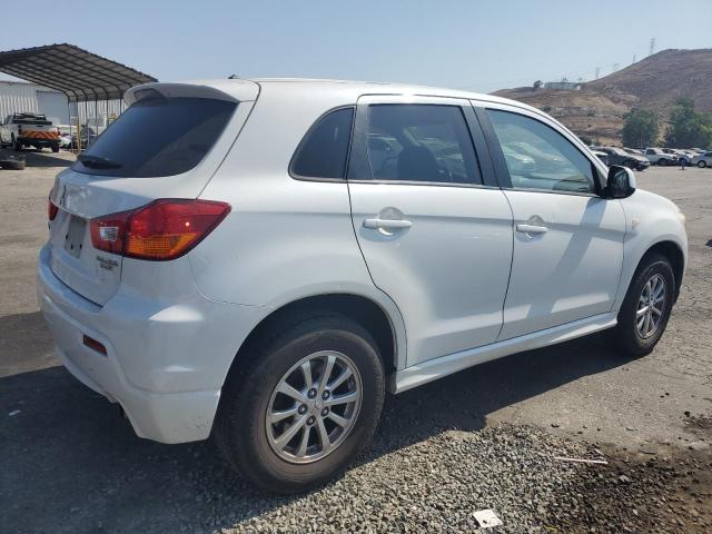 JA4AP3AUXBZ002561 - 2011 MITSUBISHI OUTLANDER ES WHITE photo 3