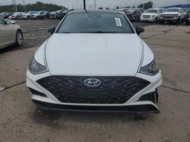 5NPEJ4J28LH013029 - 2020 HYUNDAI SONATA SEL PLUS WHITE photo 5