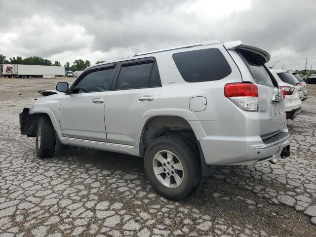 JTEBU5JR4D5134747 - 2013 TOYOTA 4RUNNER SR5 Srebrny zdjęcie 2