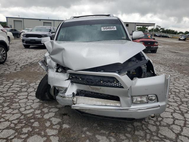 JTEBU5JR4D5134747 - 2013 TOYOTA 4RUNNER SR5 Srebrny zdjęcie 5