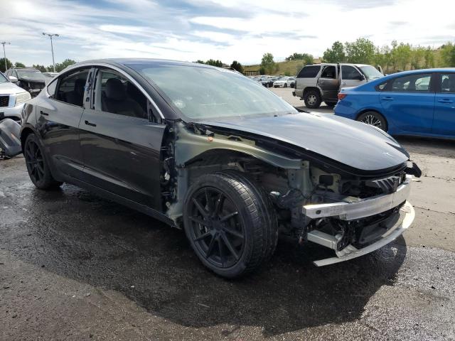 5YJ3E1EBXJF077119 - 2018 TESLA MODEL 3 Черный фото 4