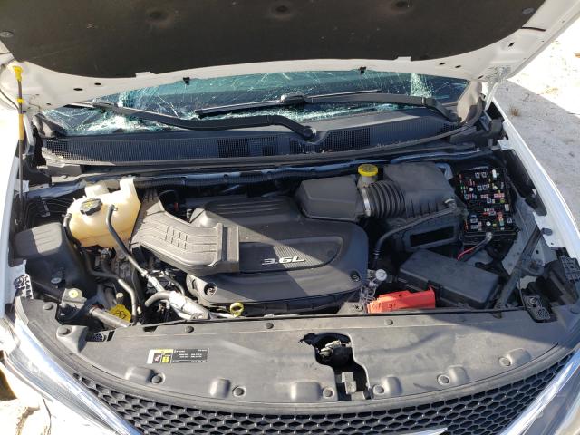 2C4RC1BG7JR185864 - 2018 CHRYSLER PACIFICA TOURING L WHITE photo 7