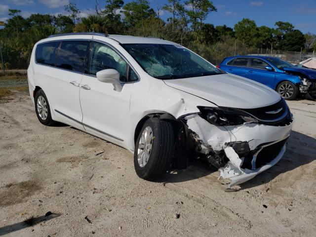2C4RC1BG7JR185864 - 2018 CHRYSLER PACIFICA TOURING L WHITE photo 9