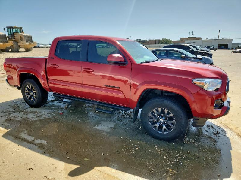3TMAZ5CN4NM184846 - 2022 TOYOTA TACOMA DOUBLE CAB RED photo 4