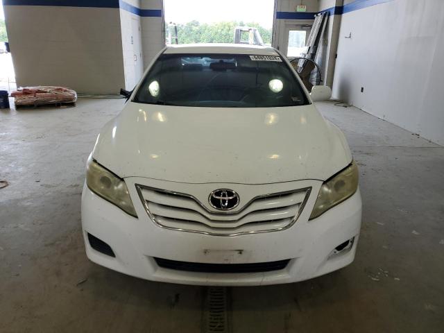 4T4BF3EK8BR096279 - 2011 TOYOTA CAMRY BASE WHITE photo 5