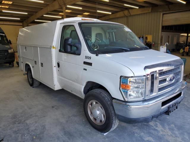 1FDSE3FL0BDB30218 - 2011 FORD ECONOLINE E350 SUPER DUTY CUTAWAY VAN WHITE photo 1