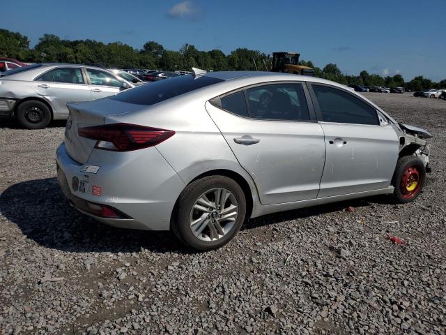 KMHD84LF3KU746077 - 2019 HYUNDAI ELANTRA SEL SILVER photo 3