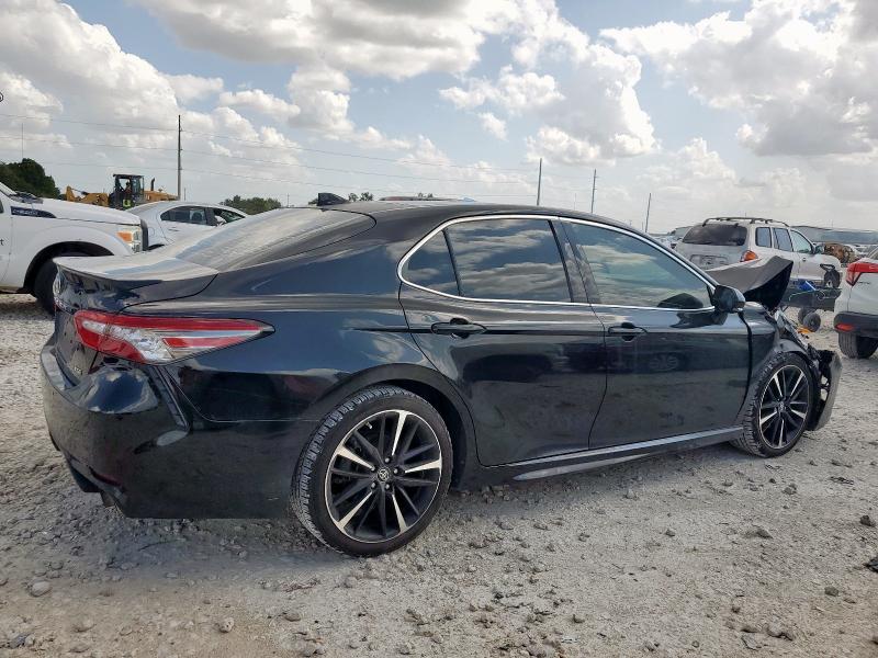 4T1B61HK6JU099089 - 2018 TOYOTA CAMRY XSE Қара фото 3